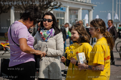Sopot. Skwer Kuracyjny. Pola Nadziei na Pomorzu - wielka...
