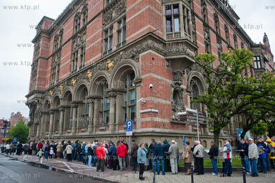 Gdansk. Narodowy Bank Polski wprowadza do obiegu monety...