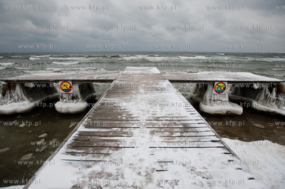 Mrozne, zimowe popoludnie na plazy w Sopocie.
26.01.2014
fot....