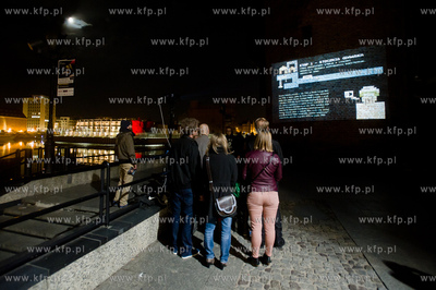 Gdansk. Dlugie Pobrzeze. Sciana zabytkowego Zurawia....