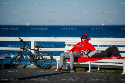 Sloneczne, bardzo cieple, niemal wiosenne, niedzielne...