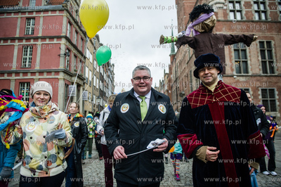 Gdansk. Wspolny przemarsz pod haslem Radoscia powitaj...