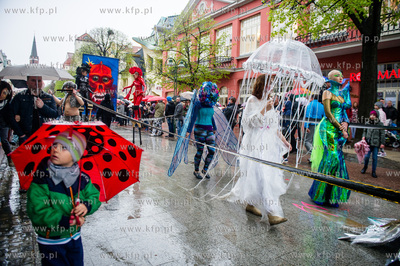 Sopocka Majowka. Parada Zwierzat - Krol Lew i jego...