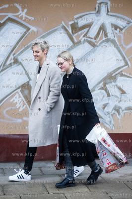 Radek Pestka, zwyciezca TOP MODEL na zakupach z siostra...