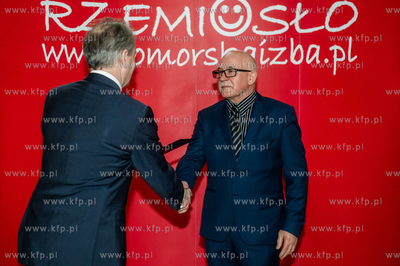 Gdansk. Dwor Artusa. Uroczystosc wreczenia
listow...