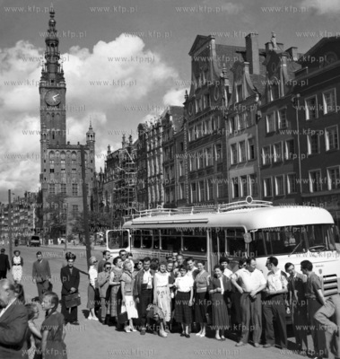 Gdansk. Autobus, z 30 osobowa grupa turystow francuskich,...