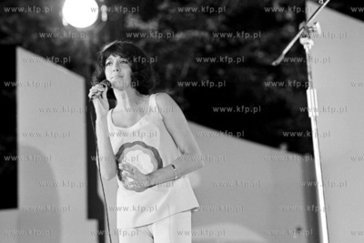 XIII Międzynarodowy Festiwal Piosenki Sopot. Na scenie...