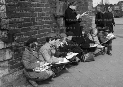 Plener malarski na Targu Węglowym w Gdańsku.
1963
0006402z
Fot....