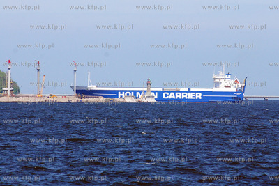 Gdynia. Statek Holmen Carrier wplywajacy do portu
16.05.2008
Fot....