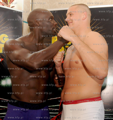 Urzad Miasta Gdyni. Konferencja prasowa i wazenie zawodnikow...