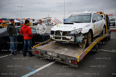 Gdansk. Centrum Handlowe Auchan. Park Serwisowy  6-go...