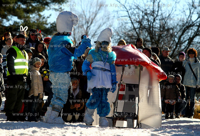 Druga edycja Crezy slide - Zjazdu na byle czym, odbywajaca...