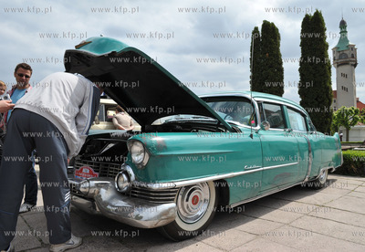 Plac Zdrojowy w Sopocie. Moto Show na Molo zorganizowany...