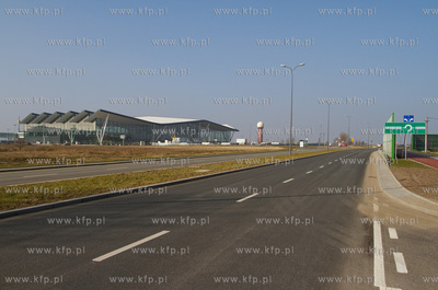 Lotnisko im Lech Walesy w Gdansku - Rebiechowie. Nowo...