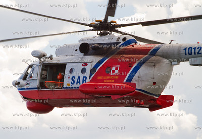 Gdynia ,akwen miedzy wejsciem poludniowym Portu Gdynia...