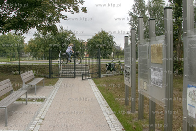 Obelisk ku czci zmarłych i zamordowanych więźniarek...