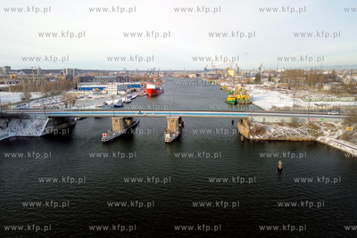 Panaroma Gdańska, widok na Most Siennicki i bazę...