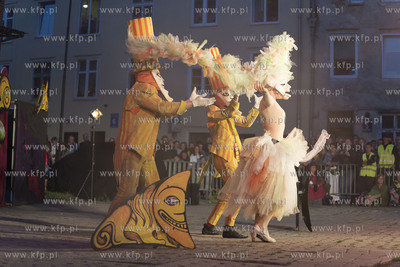 Gdańsk. Festiwal teatrów Ulicznych FETA. Mr Pejo's...
