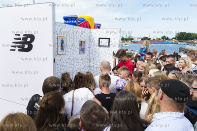 Red Bull Konkurs Lotów w Gdyni. Nz. Fani Filipa Chajzera...
