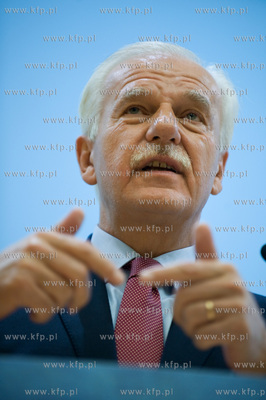 Spotkanie Andrzeja Olechowskiego ze studentami na Wydziale...