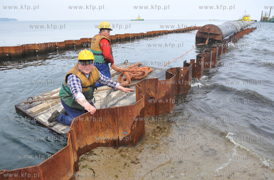 Prace przy budowie wylotow sopockich potokow w glab...