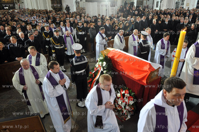 Bazylika Mariacka w Gdansku. Uroczystosci pogrzebowe...