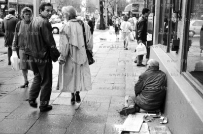 Gdynia, ul. Swietojanska. 4.10.1992 1pazdziernik92_m.kosycarz_p9...
