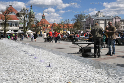 Sopot. Targ sniadaniowy na placu Przyjaciol Sopotu...