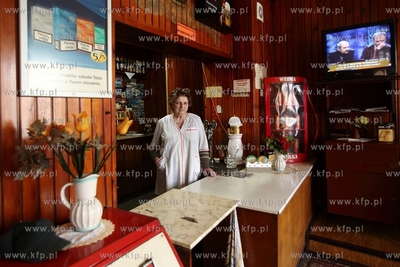 Pruszcz Gdański. Bar Zacisze. Nz. Teresa Kamińska...