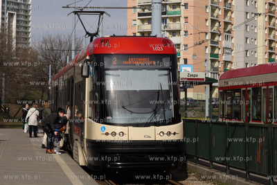 Tramwaj Pesa Swing linini nr. 2 na pętli Gdańsk Zaspa.
23.03.2015
fot....