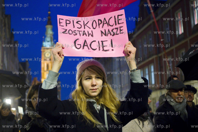 Międzynarodowy Strajk Kobiet. Przemarsz ulicami Gdańska....