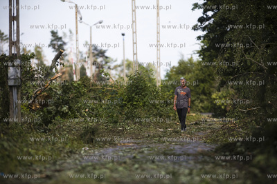 Skutki nawałnicy, która z piątku na sobotę przeszła...