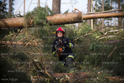 Skutki nawałnicy, która z piątku na sobotę przeszła...