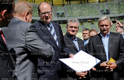 Gdansk. PGE Arena. Uroczyste wreczenie pozwolenia na...