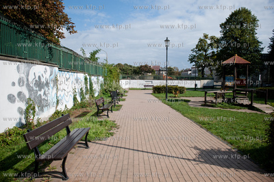 Park Kuzniczki - zabytkowy, niewielki park w Gdansku...