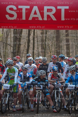 Gdansk. Matemblewo. 1 runda MTB Bike Tour 2012.
21.04.2012
fot....