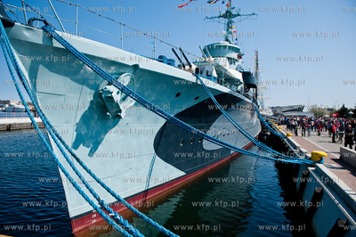 Gdynia. Skwer Kosciuszki - Plyta Marynarza Polskiego....