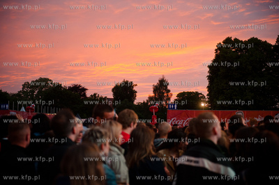 Gdansk. Otwarta dla publicznosci Strefa Kibica na Placu...