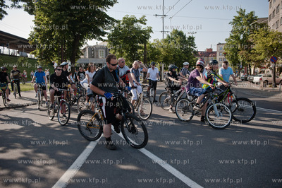 Gdynia. Rowerowa Masa Krytyczna. Zorganizowana przez...