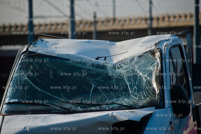 Gdansk. Ul. Okopowa. Wypadek samochodu dostawczego...