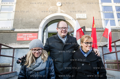 Obwodowa Komisja Wyborcza Nr 39 w Zespole Szkol Lacznosci...