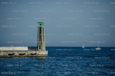 Gdynia. Pierwszy prawdziwie wiosenny, sloneczy i cieply...