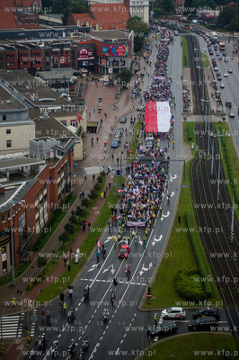 Gdańsk. Manifestacja Komitetu Obrony Demokracji pod...