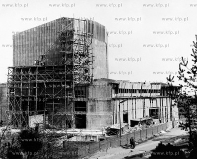 Budowa Teatru Muzycznego w Gdyni. We wnetrzach trwaly...