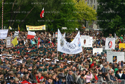 Wizyta papieza Benedykta XVI w Polsce. Tlum wiernych...