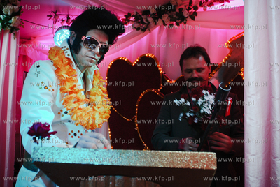 Swiatynia Milosci autorski projekt Robert Rumasa i...