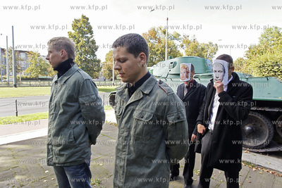 Gdansk, al. Grunwaldzka. Happening Pomorskiego Okregu...