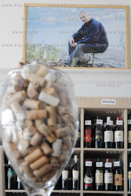 Winarium. Marek Kondrat i Syn sklep przy ulicy Swietojanskiej...