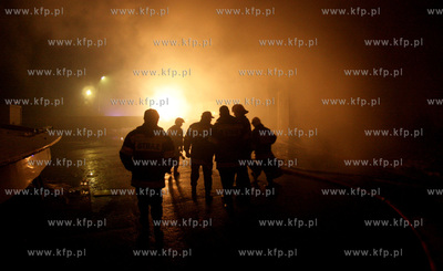 Gdansk. Pozar znajdujacej sie na terenie Stoczni Gdanskiej...