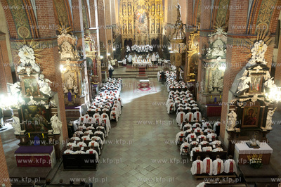 Wielki Czwartek, Msza Krzyzma w katedrze pelplinskiej...